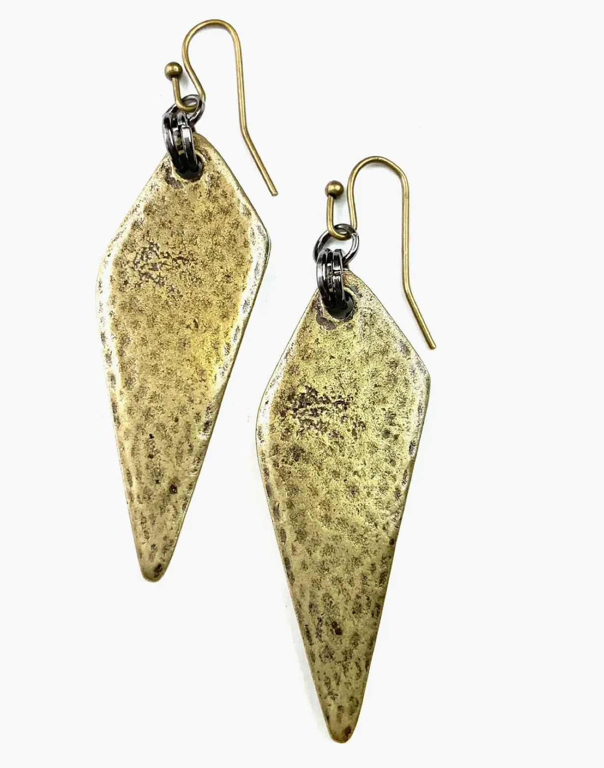 HAMMERED PICK BRASS DANGLE