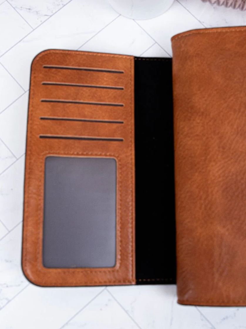 ESSENTIALS WALLET