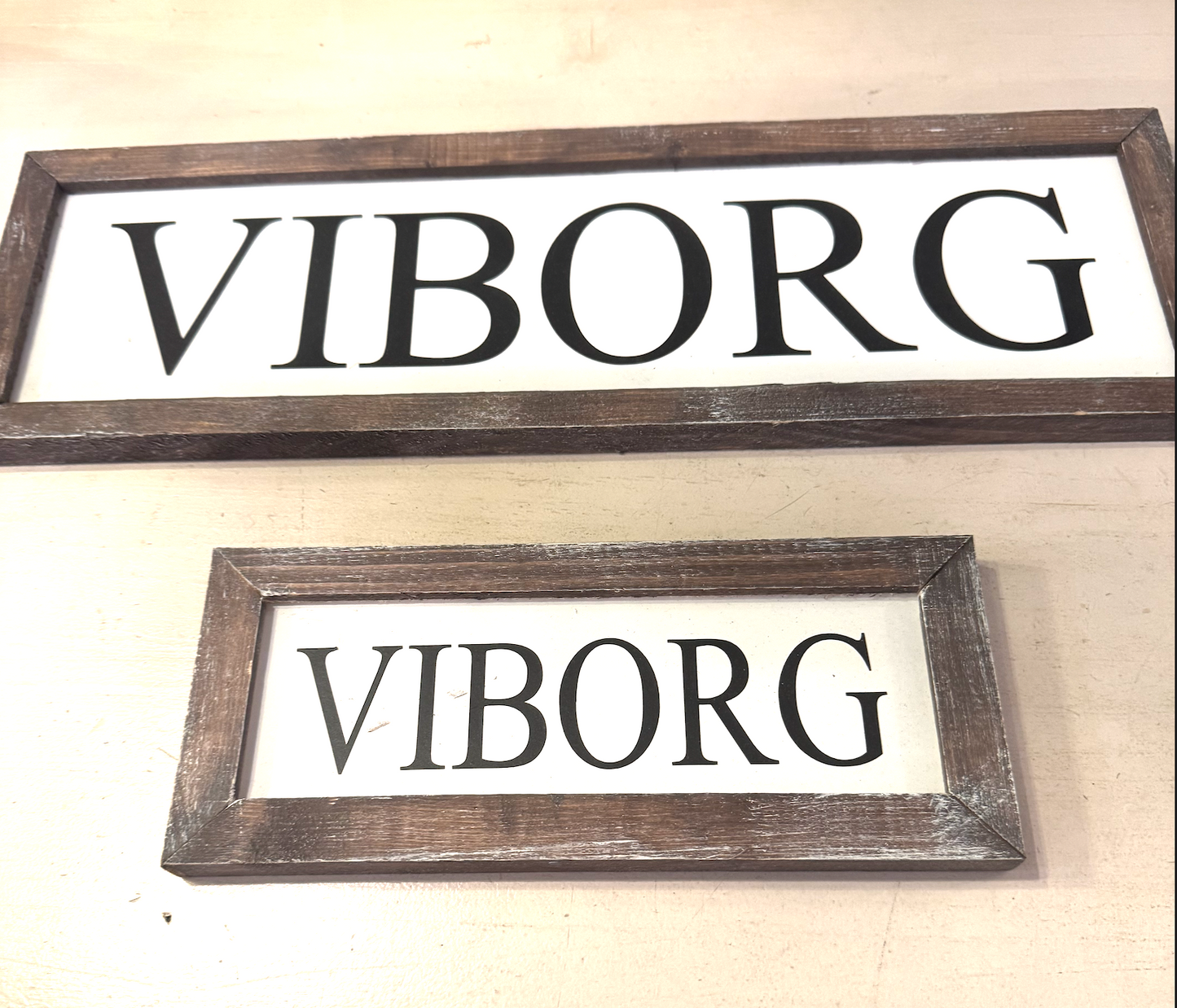 CUSTOM SIGNS