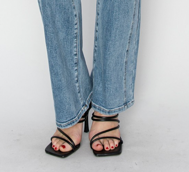 MR STRAIGHT JEANS