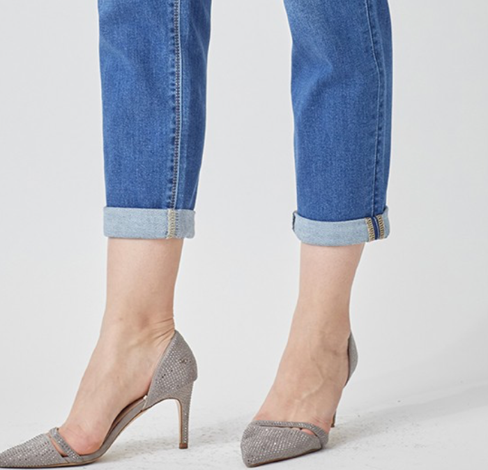 HR PULL ON BOYFRIEND