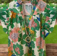 FLORAL PRINT FLUTTER SLEEVE