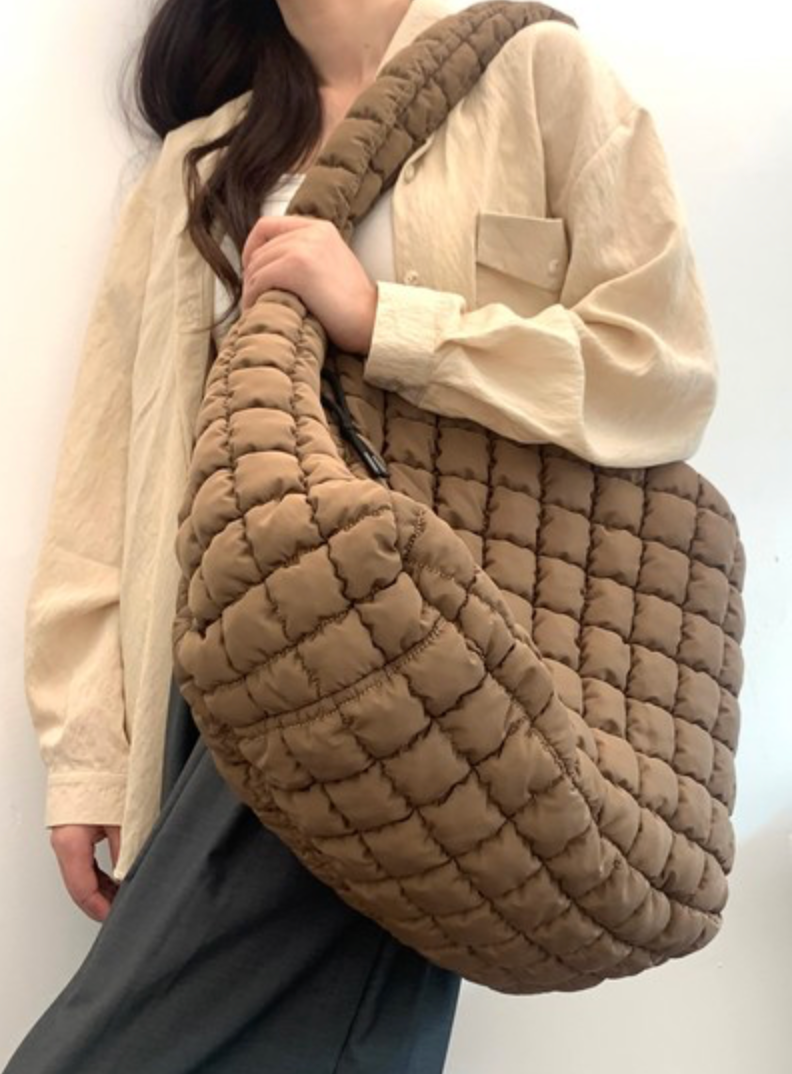 OVRSZD QUILTED CARRYALL BAG