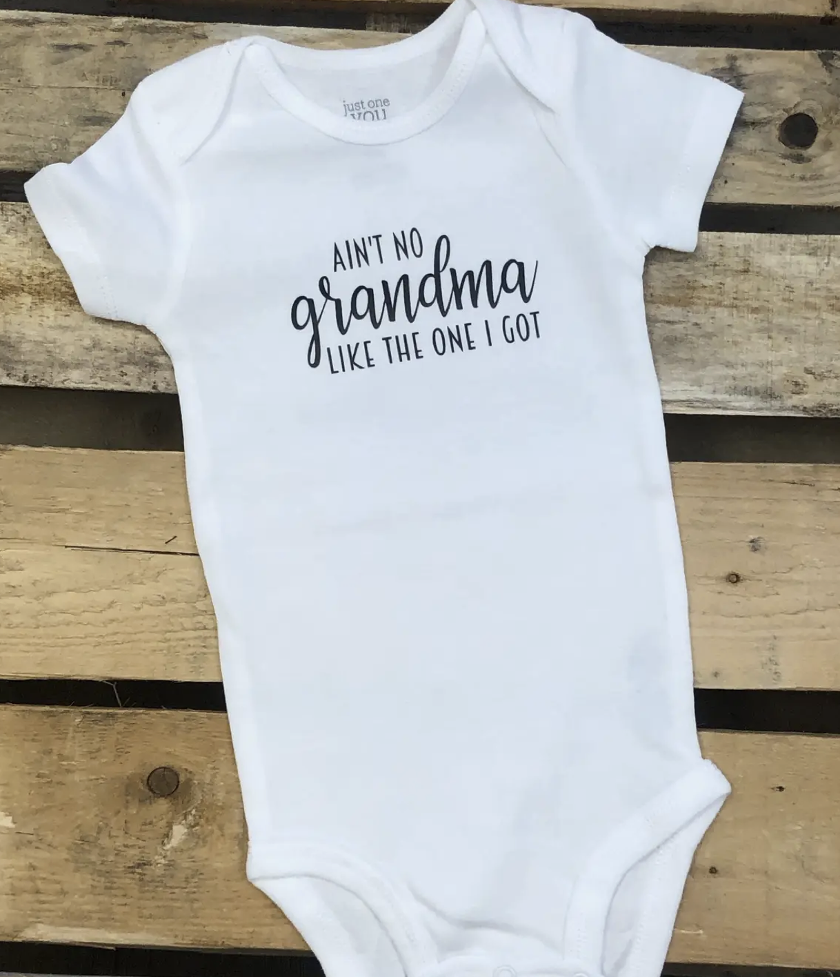 AINT NO GRANDMA BODYSUIT