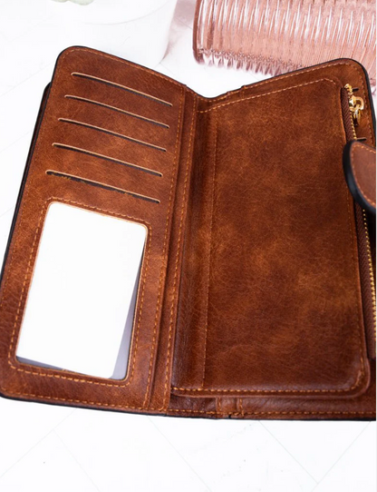 ESSENTIALS WALLET