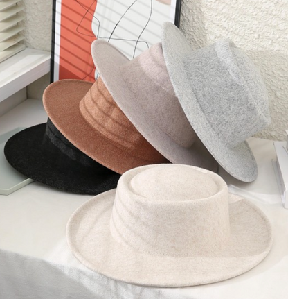 FELT WIDE BRIMMED HAT