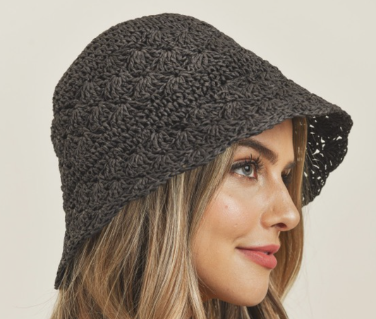 STRAW BUCKET HAT W/SCALLOPED EDGES