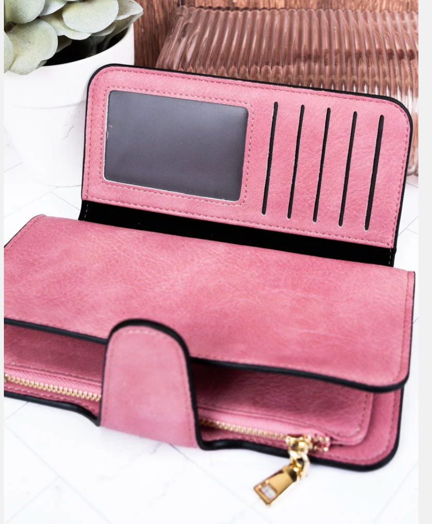 ESSENTIALS WALLET