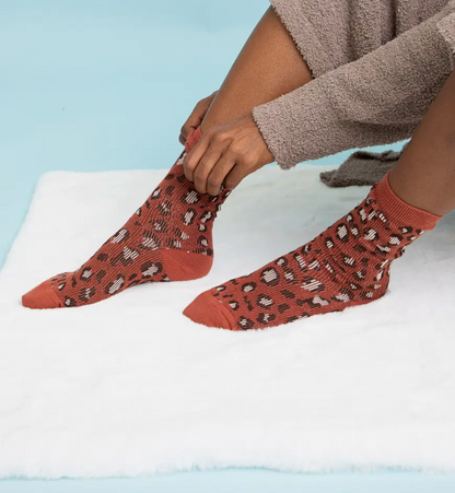 LEOPARD KNIT SOCKS