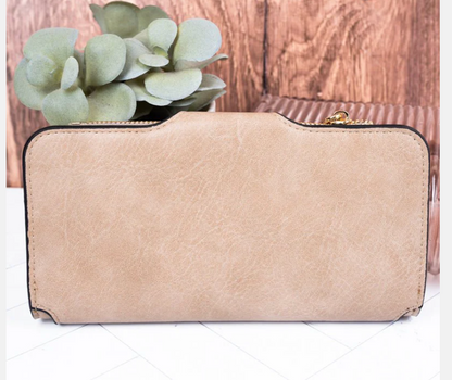 ESSENTIALS WALLET