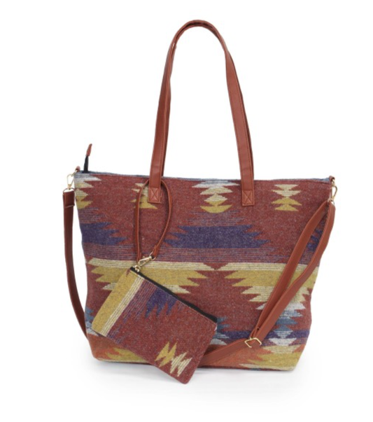 AZTEC FLANNEL TOTE W/WRISTLET