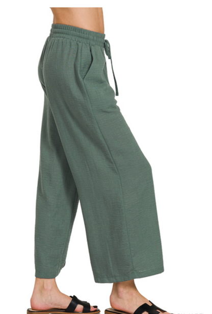WOVEN CREPE ELASTIC WAIST CROP PANT