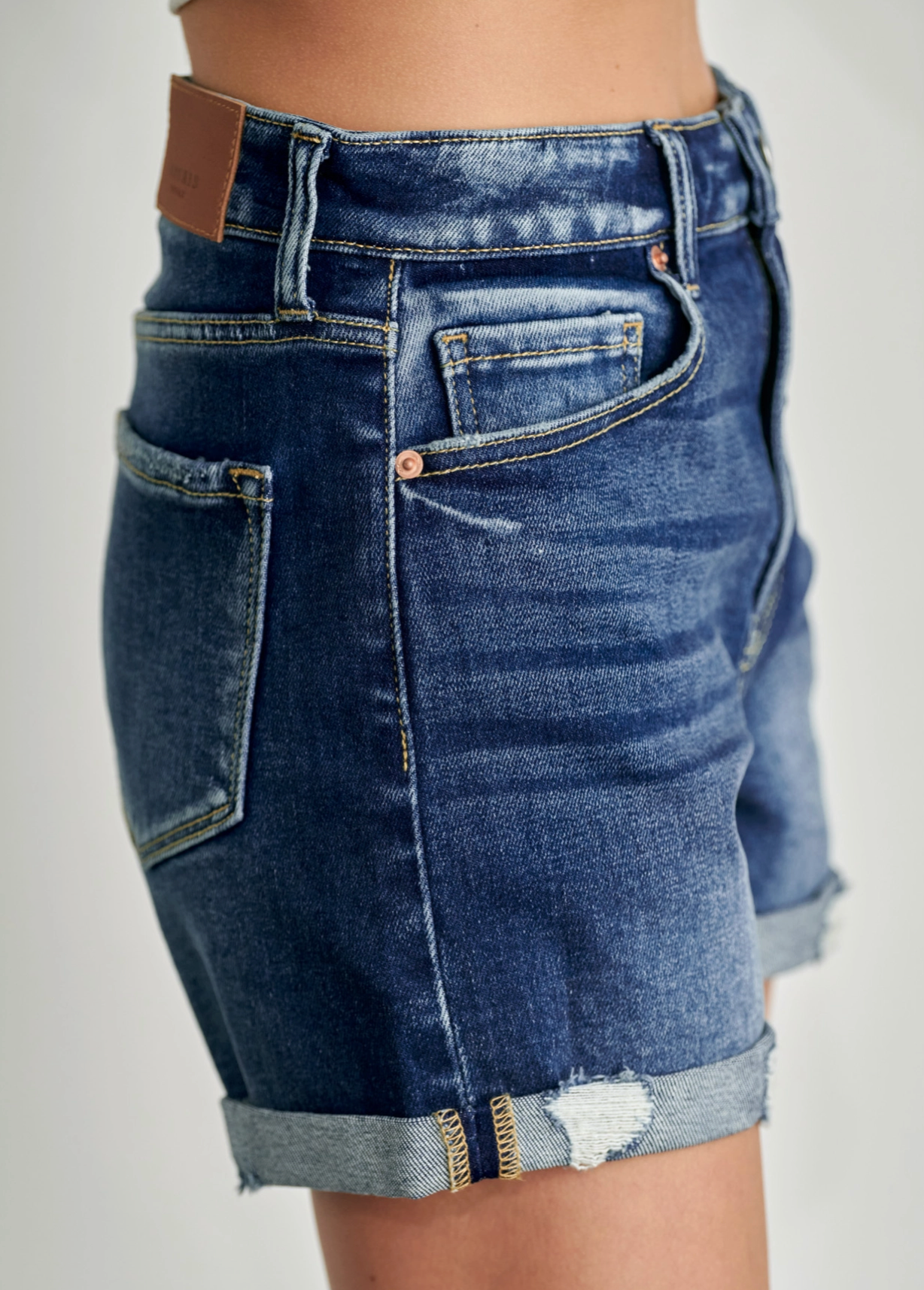 HR  DBL CUFFED SHORTS