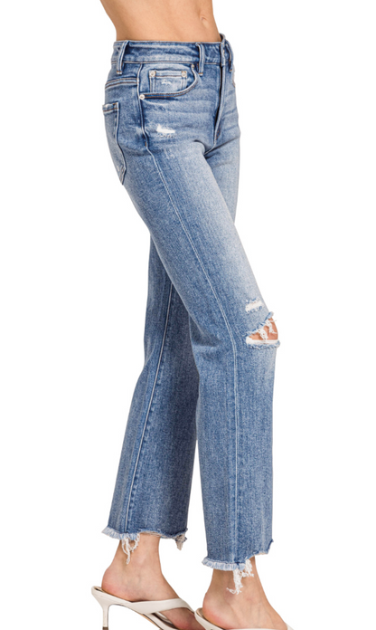 MR DISTRESSED KNEE RAW HEM