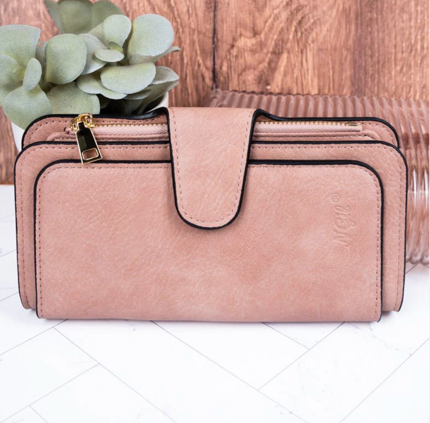 ESSENTIALS WALLET