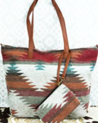 AZTEC FLANNEL TOTE W/WRISTLET