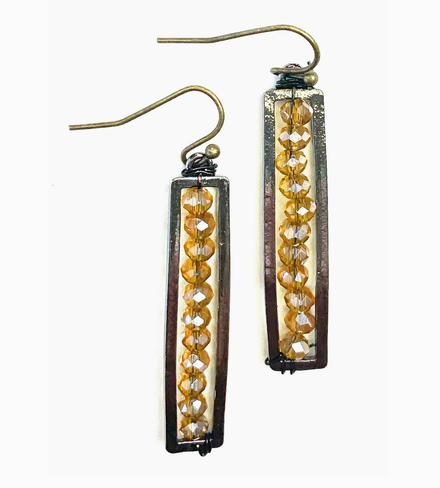 THIN BEADED EARRING